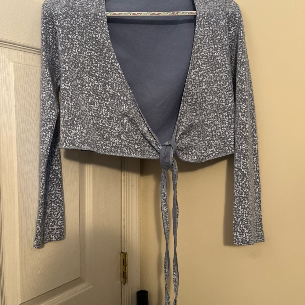 Brandy Melville Light Blue Coco Wrap Top - Size M - Picture 4 of 5